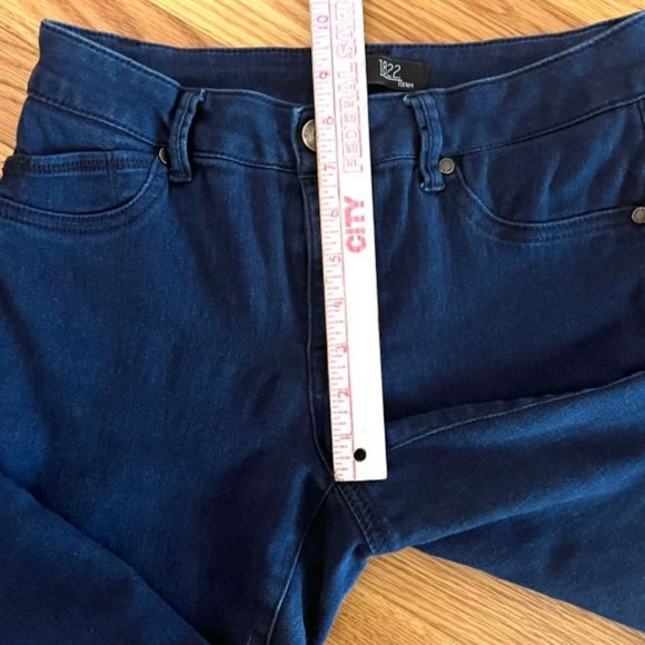 1822 Denim Women's Mid-Rise Butter Skinny Stretch Jeans (6) Excellent Condition - Picture 9 of 11